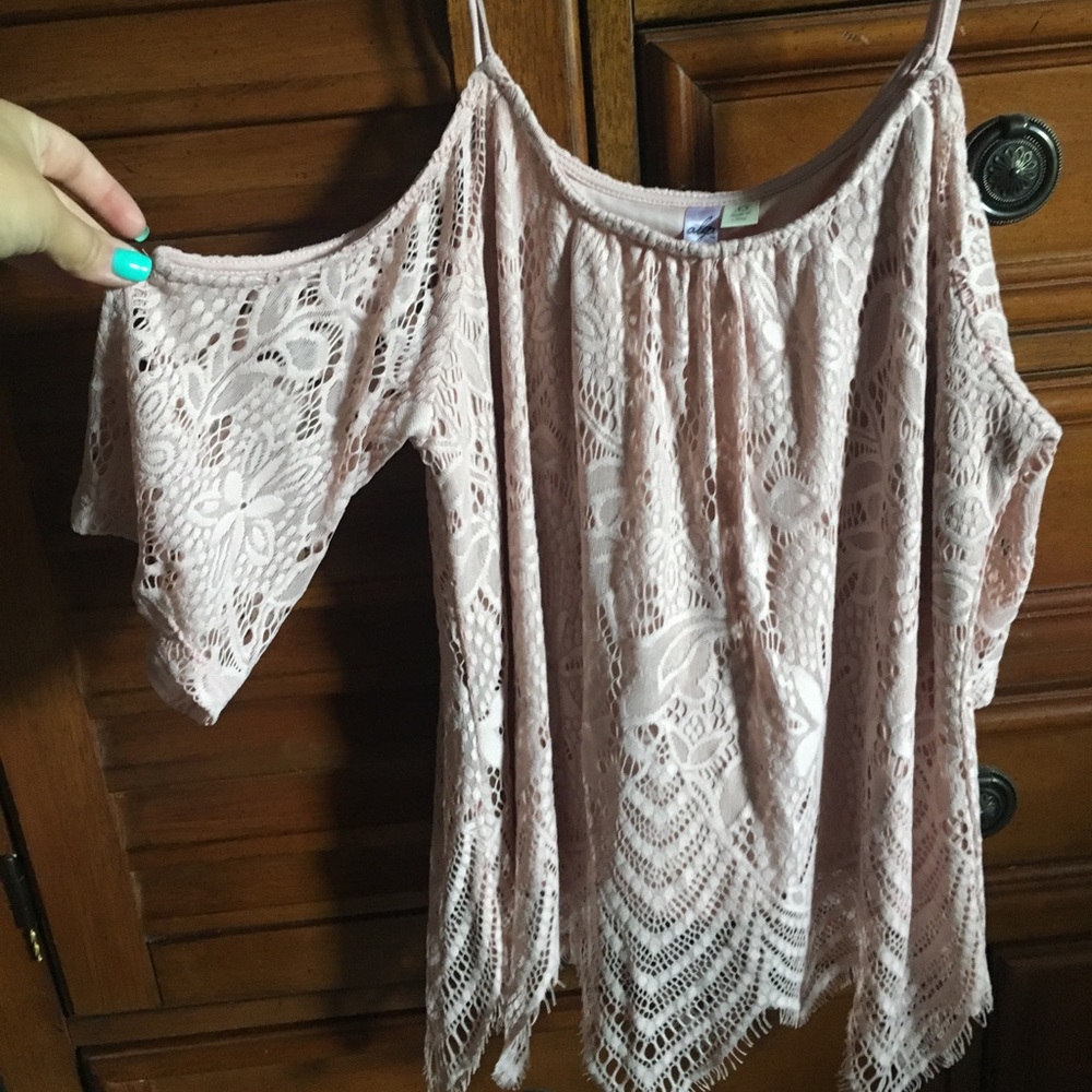 Francescas- open shoulder top